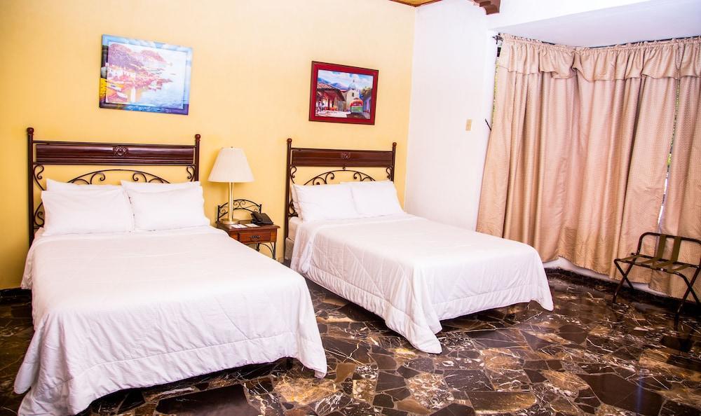 Hotel Santa Elena Antiguo Cuscatlan ภายนอก รูปภาพ