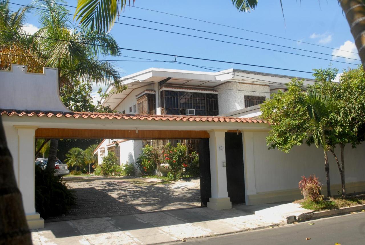 Hotel Santa Elena Antiguo Cuscatlan ภายนอก รูปภาพ