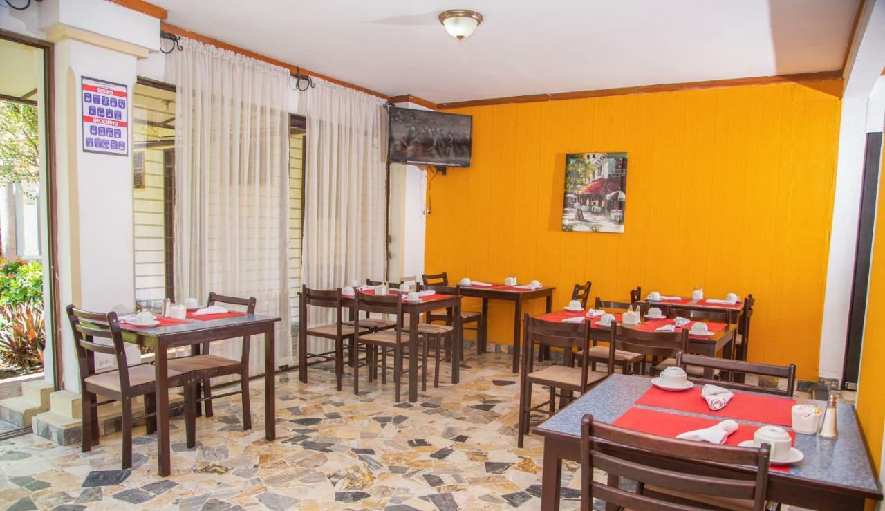 Hotel Santa Elena Antiguo Cuscatlan ภายนอก รูปภาพ