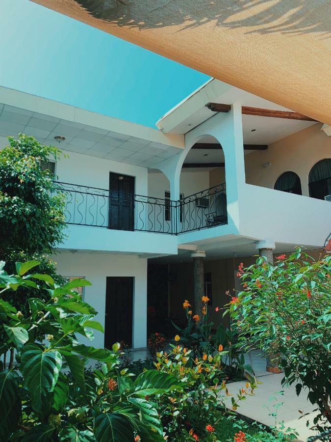 Hotel Santa Elena Antiguo Cuscatlan ภายนอก รูปภาพ