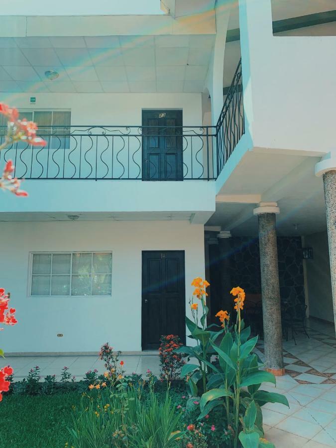 Hotel Santa Elena Antiguo Cuscatlan ภายนอก รูปภาพ