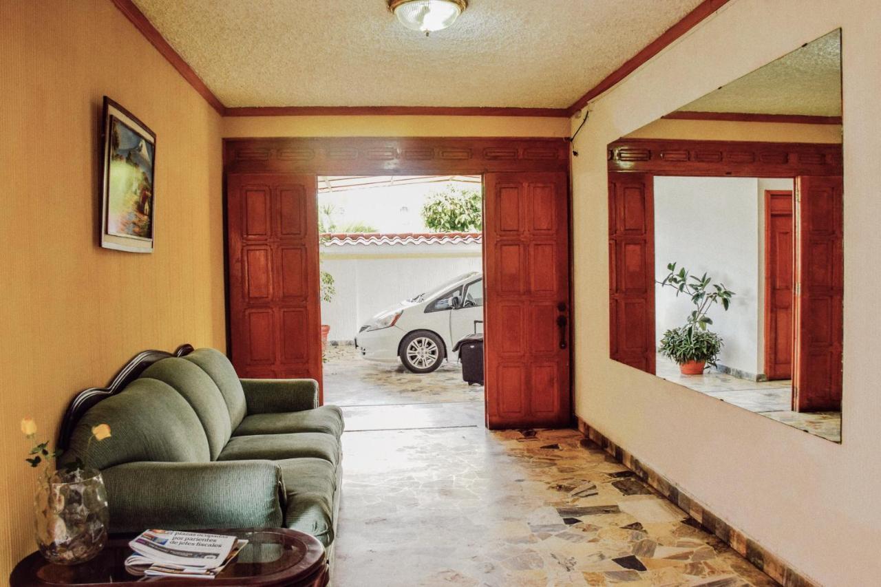 Hotel Santa Elena Antiguo Cuscatlan ภายนอก รูปภาพ